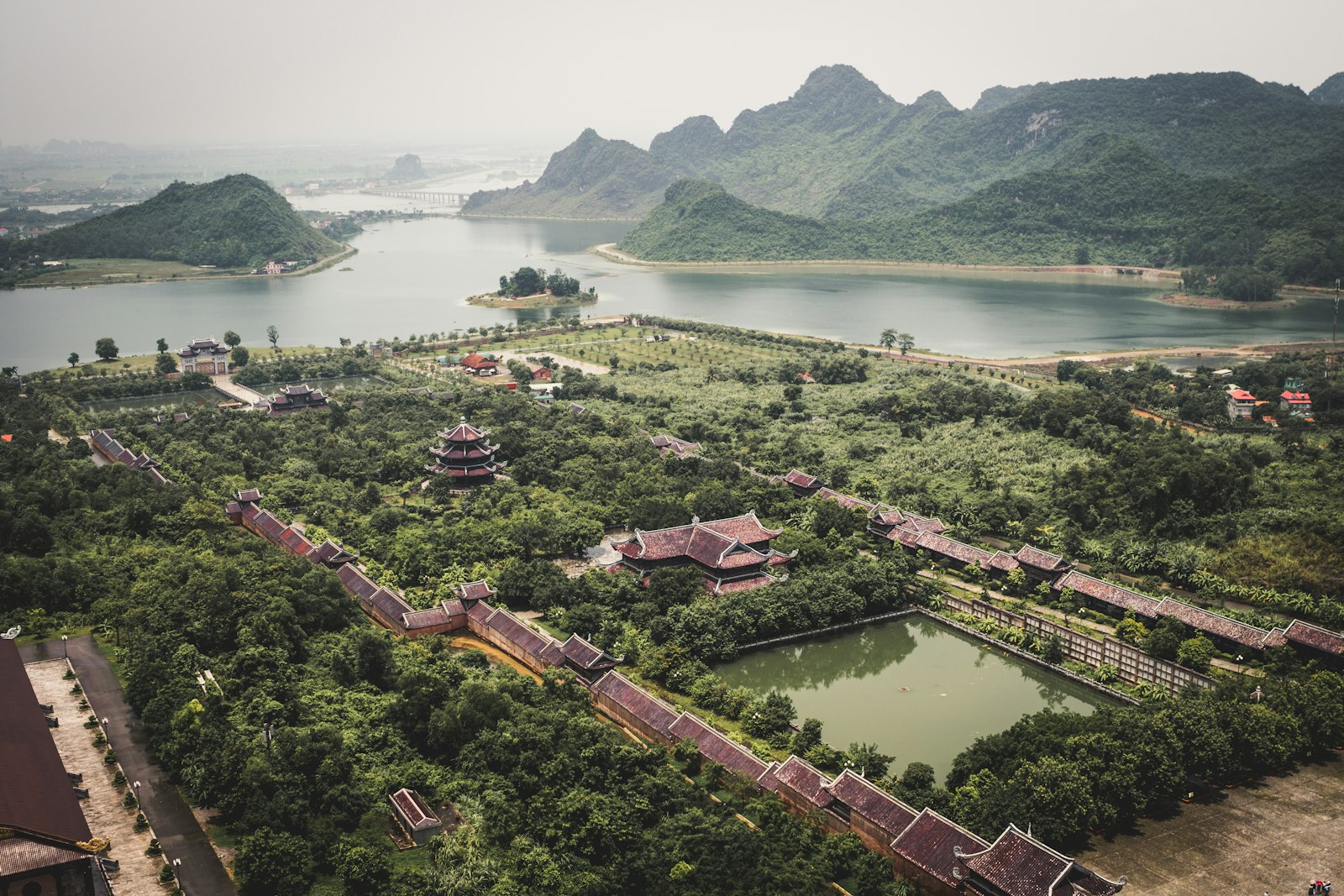 Ho Quoc Pagoda: Phu Quoc's Clifftop Zen Temple