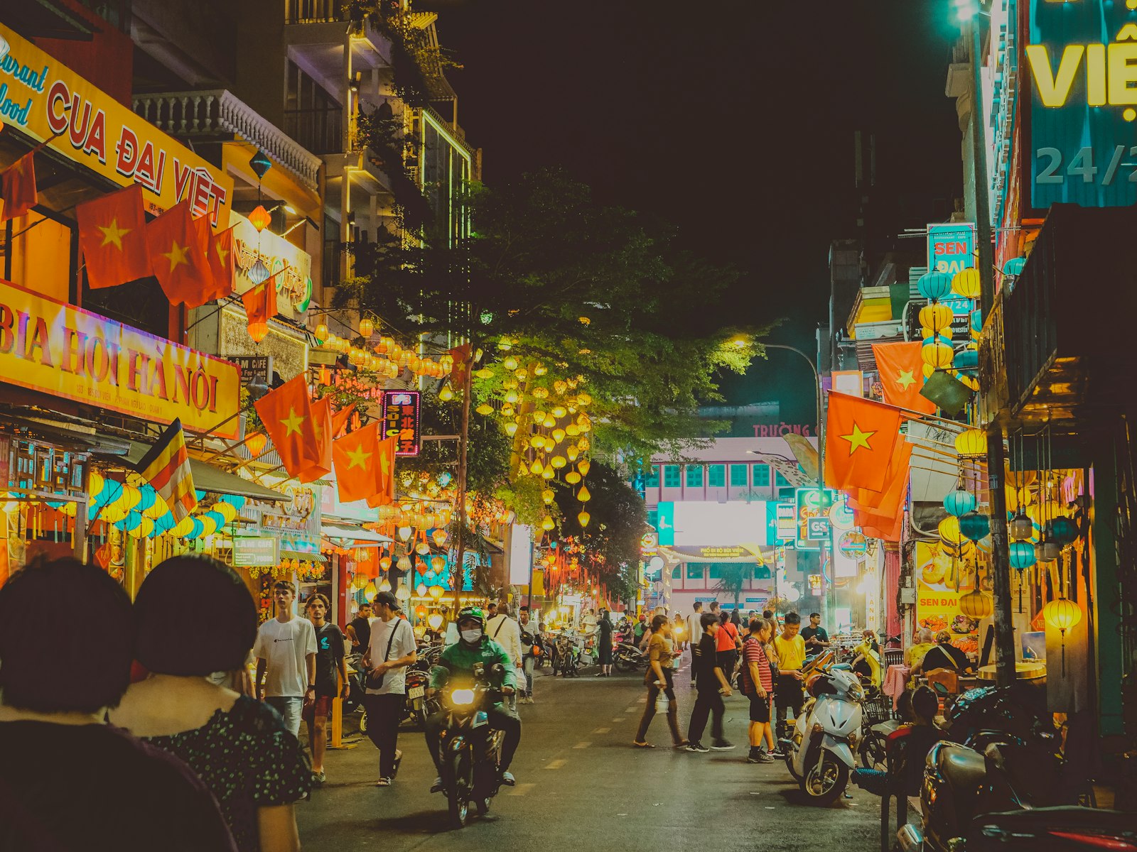 Sonasea Food Street: Bãi Trường's Night Market at Your Door