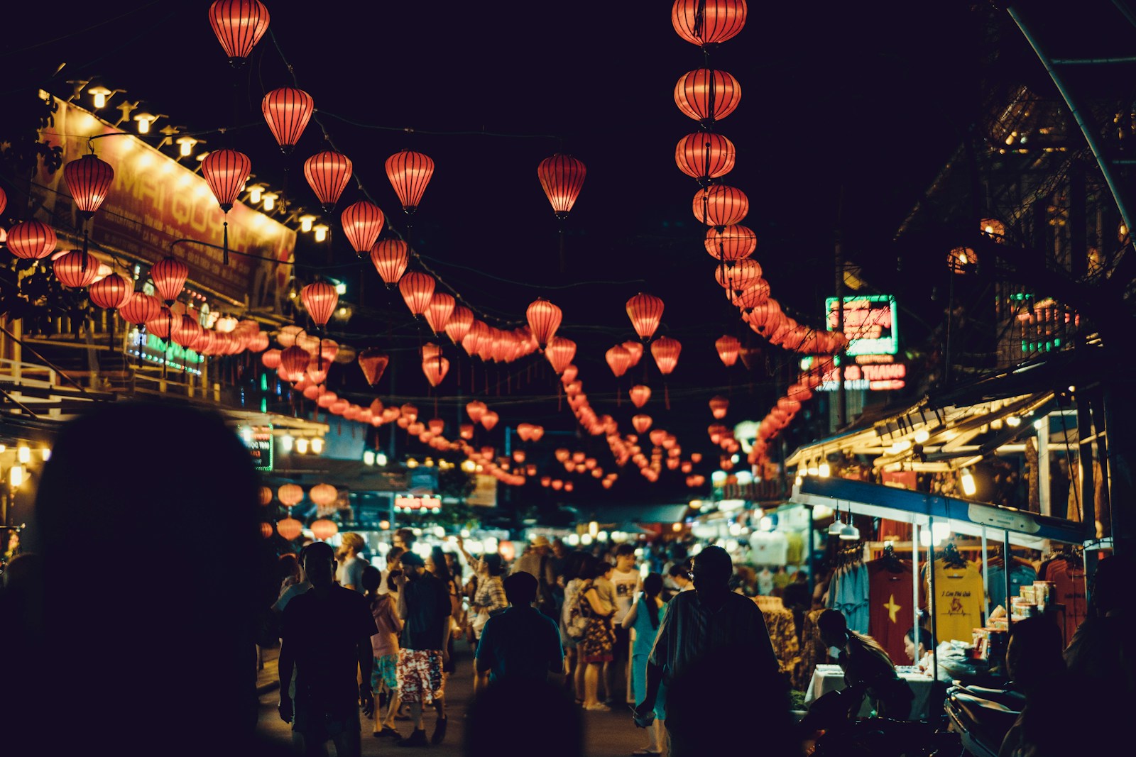 Mid-Autumn Festival in Phú Quốc: Lanterns and Mooncakes